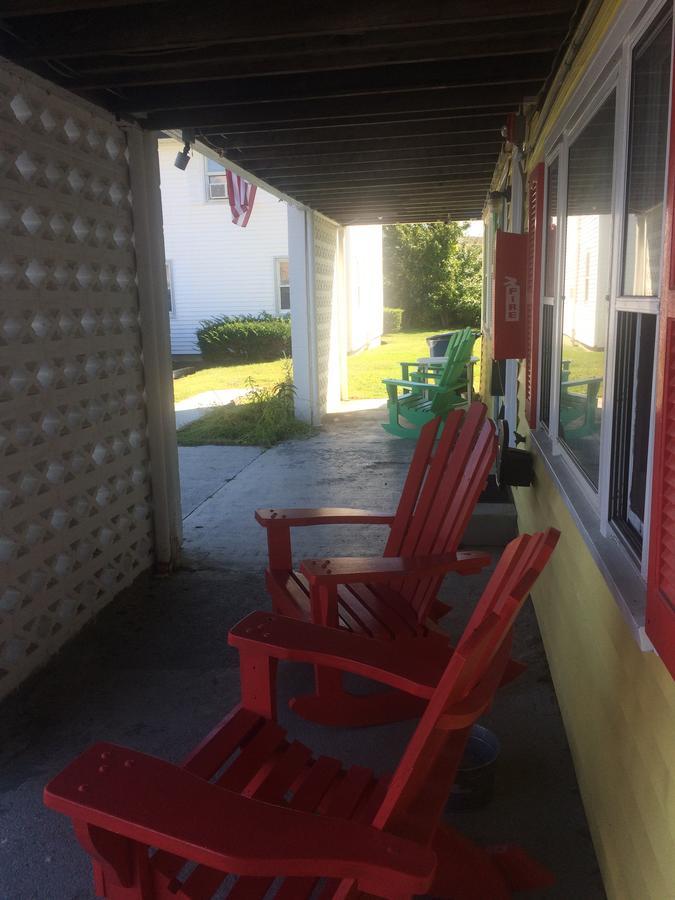 Beach Ball Inn Westerly Buitenkant foto